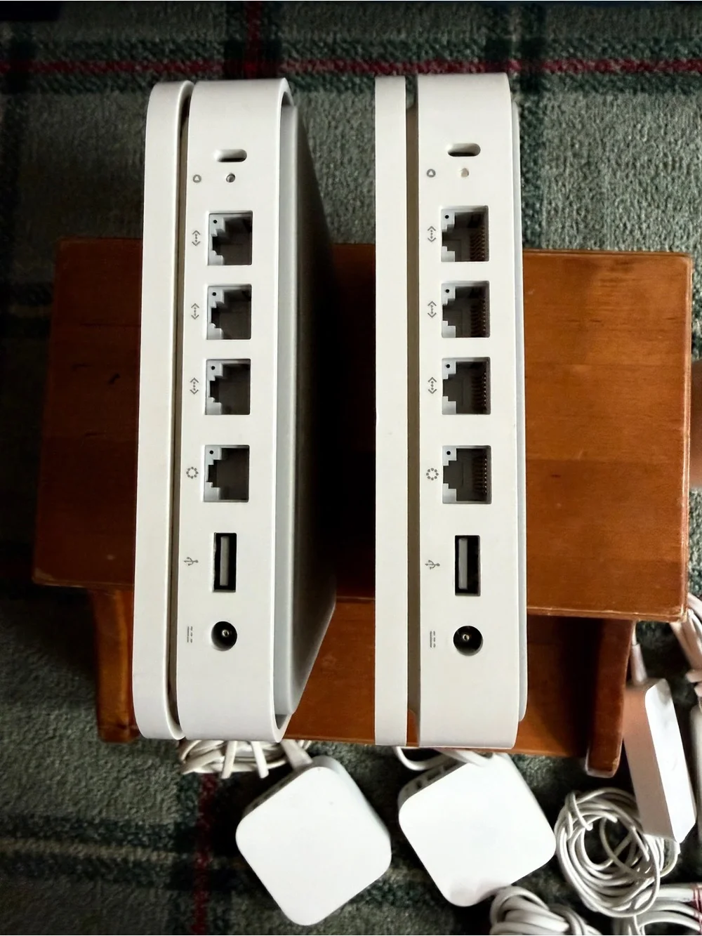 Apple AirPort Extremes and Express base stations - set of 6